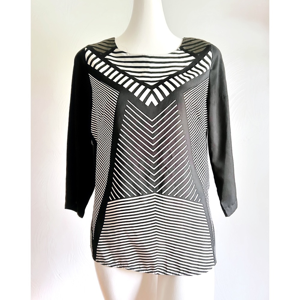 EUC ABS Platinum Darted Graphic Geometric Black & White Blouse 3/4 Sleeve Small